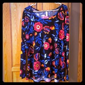 Beautiful floral print new LuLuRoe ladies top